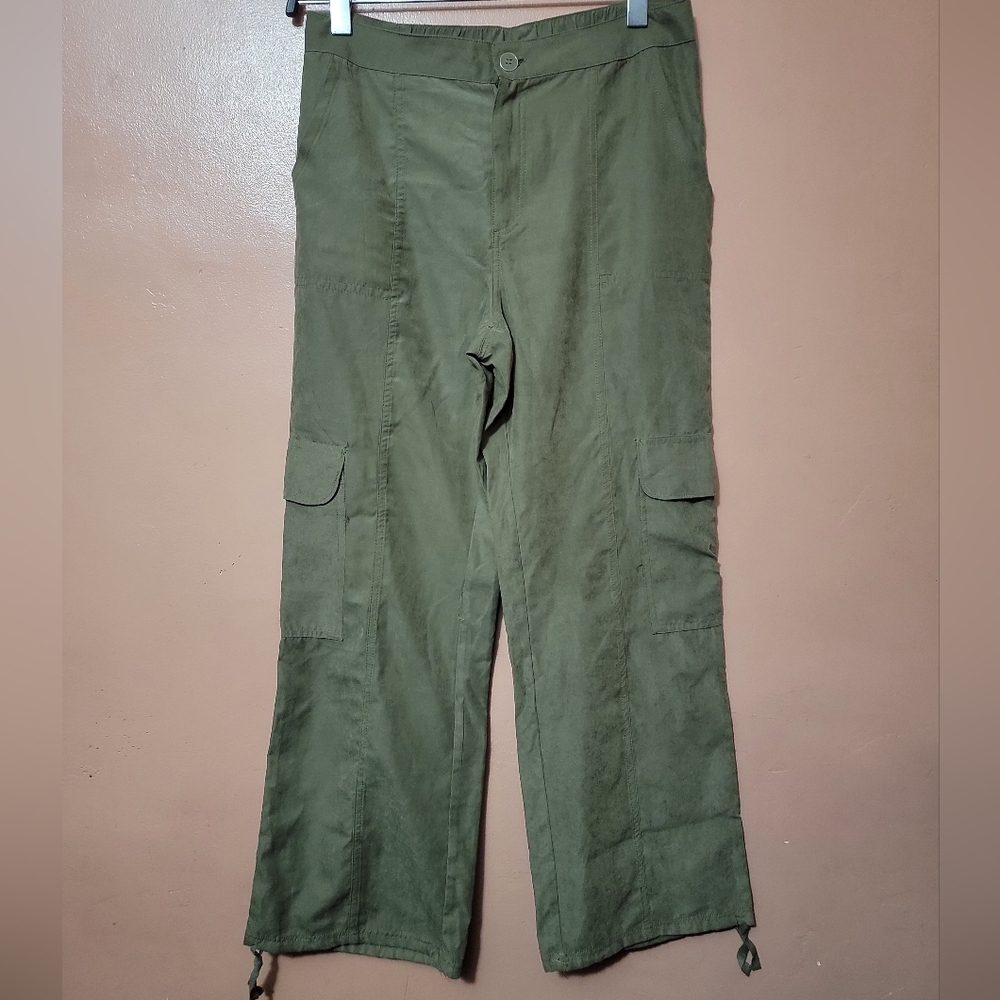 Wild Fable Cargo Pants Size Medium EUC - Picture 3 of 7